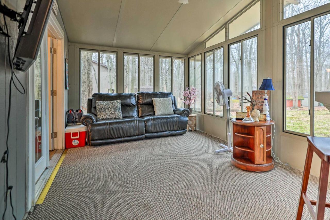 Poconos Vacation Home Walk To Locust Lake! Pocono Lake Экстерьер фото